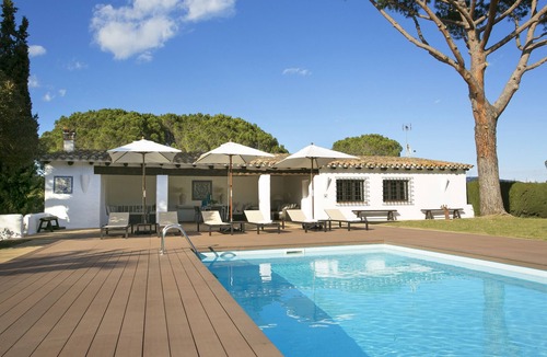 El Mas Trempat Villa | Villa 'Masia Roca Rodona' with Mountain View, Wi-Fi and Air Conditioning