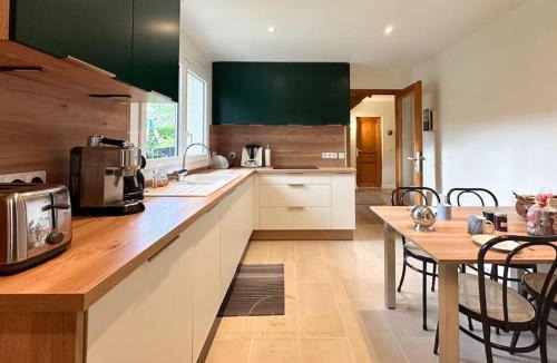 Saint-Quentin-en-Yvelines House | Villa Massenet - Paris 2024 Olympics