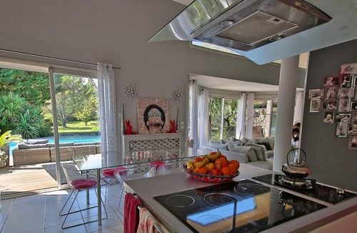 Baillargues Villa | Villa Massane · Golf Villa with large garden, pool and tennis