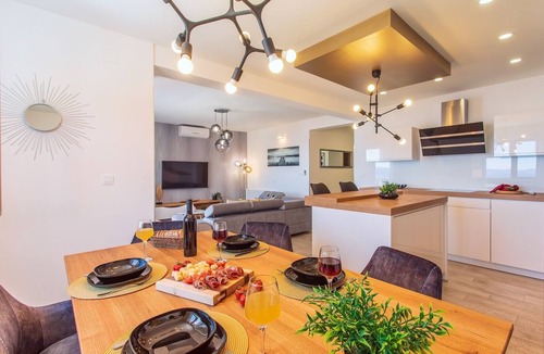 Duce Villa | Villa Matan with a private 28m2 pool, billiards, table tennis, darts, PS5, only 250m from the sandy beaches