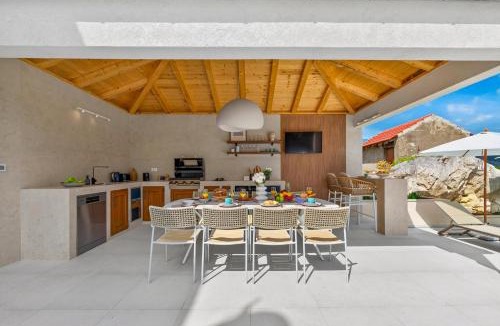 Gornji Brgat Villa | Villa Mavis - 10 minutes to Dubrovnik
