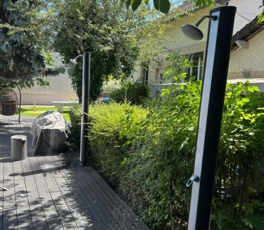 Villemoisson-sur-Orge Villa | Villa Maxonale près de Paris avec Piscine Chauffée, Sauna et Jacuzzi