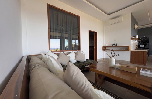 Candi Dasa Villa | Villa Maya Bali 3,229 sq ft villa ocean view breakfast included NEW !