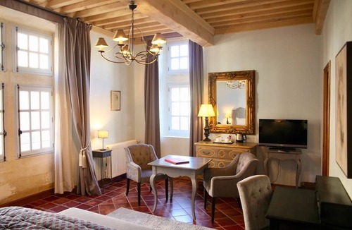 Aigues-Mortes Medieval City Hotel | Villa Mazarin Aigues Mortes