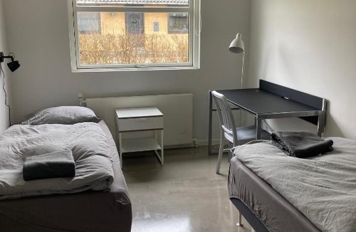 Viby House | Villa med private værelser delt badeværelse/køkken, viby sj.