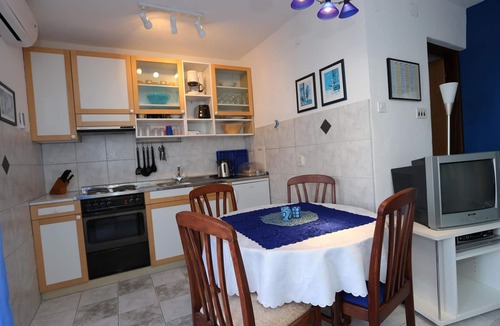 Businci Apartment | Villa Mediteran, kleine Ferienwohnung mit Balkon by Interhome
