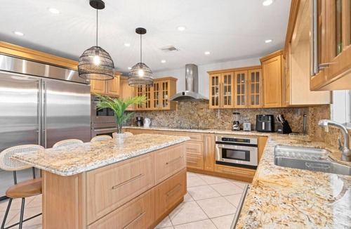 Ludlam House | Villa · Mediterranean Villa - Big Pool-Pool Spa BBQ Fits18