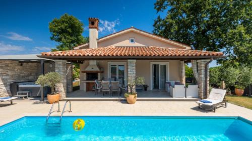 Melnica Villa | Villa Melnica by Villas Guide