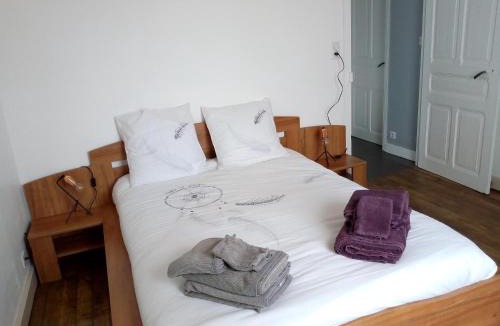 Bussiere-Galant House | Villa Mendieras