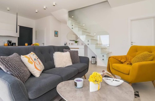 Okrug Gornji House | Villa Meri 2 by Interhome