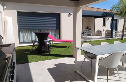 Caux House | Villa MESAGO
