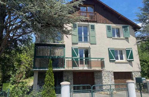 Barcelonnette Apartment | Villa Meyronnes 3 chambres vue degagée montagnes