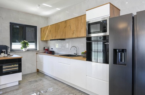 Stankovici Villa | Villa Mi - modern villa with pool