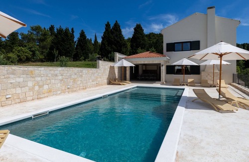 Slivno Villa | Villa Mikic by Villas Guide