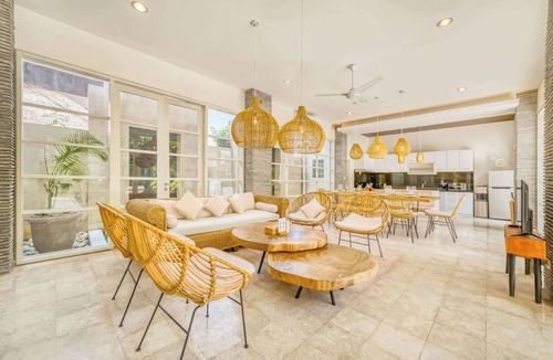 Batubelig Villa | Villa Milano - 6BDR, prime location, pool & garden