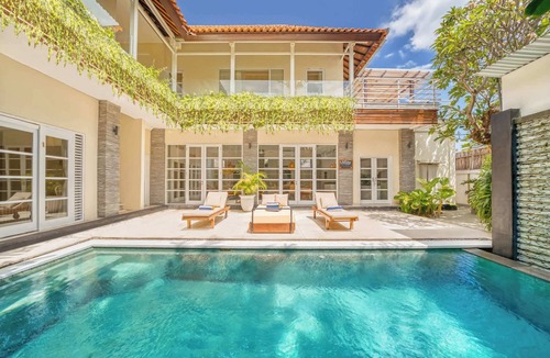 Batubelig Villa | Villa Milano - 6BDR, prime location, pool & garden