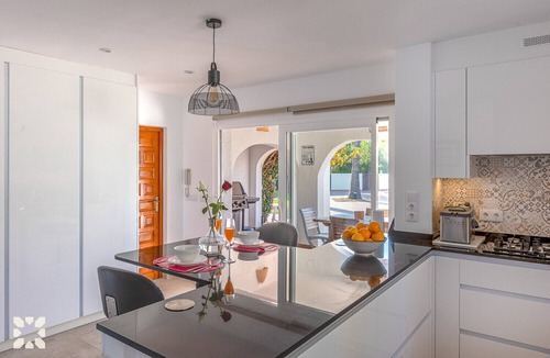 Fanadix Villa | Villa MIMA by Abahana Villas