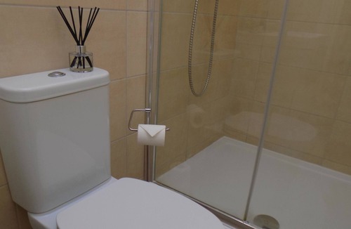 Splott Apartment | Villa Mimosa 2