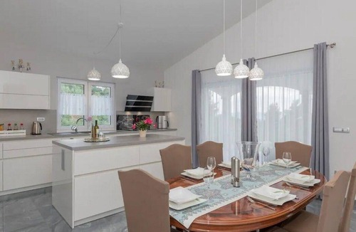 Moca House | Villa Mira Mel