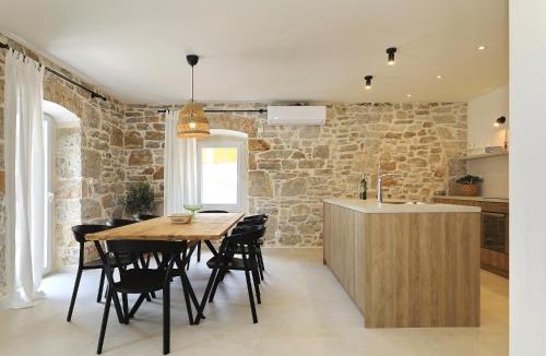 Bozava Villa | Villa Mira with a heated pool and a sea view