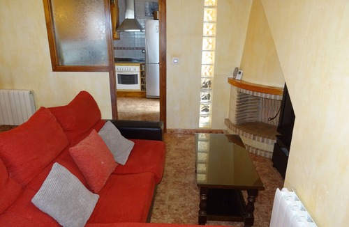 Los Balcones Ski Chalet | Villa Mirador de los Balcones with terrace, barbecue and community pool
