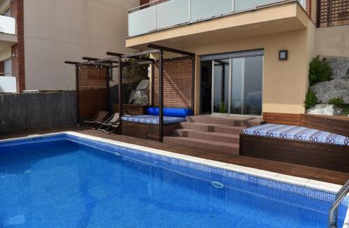 Santa Susanna Villa | Villa Miramar Panoramic Views