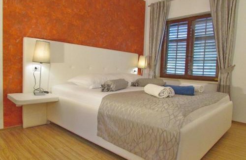 Kobas Bed & Breakfast | Villa Mirosa