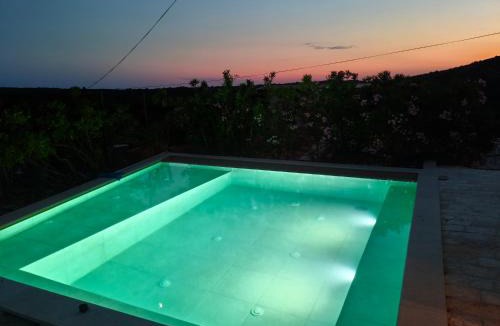 Siroke Villa | Villa Mirta
