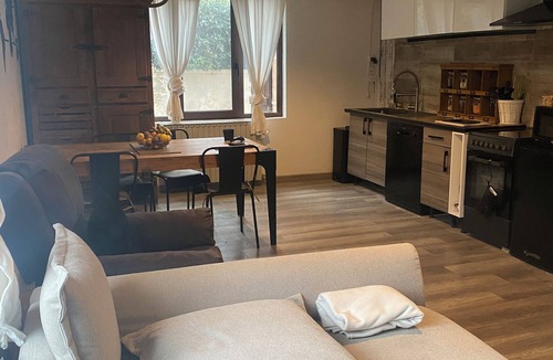 Sorgues Villa | Villa Mitoyenne.