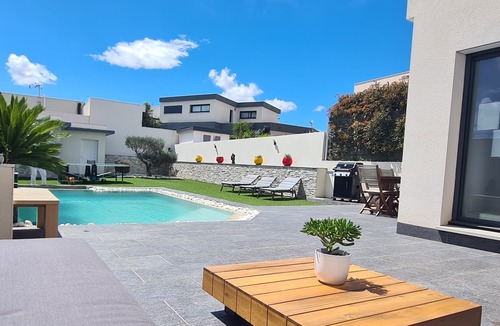 Villeneuve-de-la-Raho House | Villa Moderne et Chaleureuse, Proche du Lac, à 20 Min. de la mer et de L'espagne