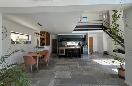 Pujaut Villa | Villa Moderne à 10 Minutes D'avignon Intra Muros ou 20 Minutes Pont DU Gard!