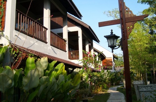 Pantai Tengah Hotel | Villa Molek