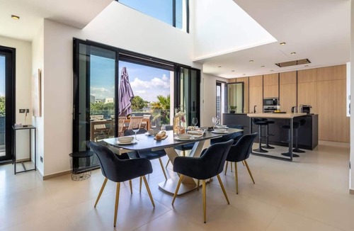 Serignan Villa | Villa Monégasque, elegance & private pool