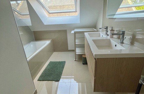 Baud House | Villa Monica