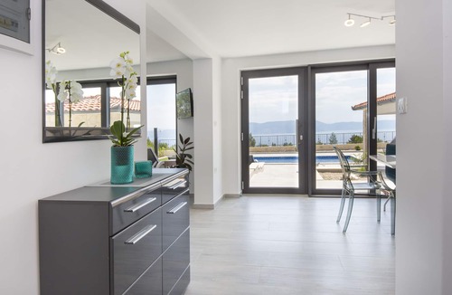Bartici Villa | Villa Monika
