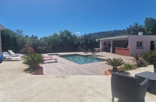 Montolieu Villa | Villa Monplaisir in Montolieu