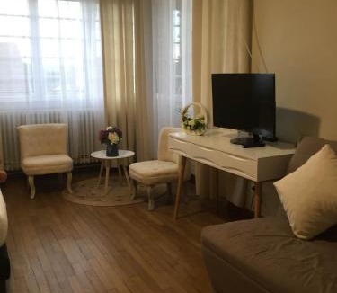Montureux-les-Baulay Bed & Breakfast | Villa Montagnon