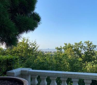 Saint-Jean-le-Thomas Hotel | Villa MONTGOMMERY