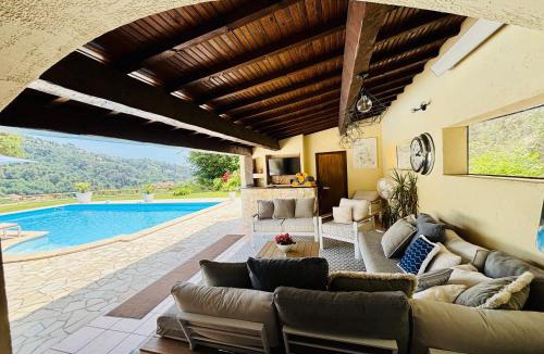 Menton Villa | Villa-Monti Luxury Villa with Private Pool, Fully Air Conditioned Bedrooms, 5 Star Superhosts!