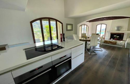 Menton Villa | Villa-Monti Luxury Villa with Private Pool, Fully Air Conditioned Bedrooms, 5 Star Superhosts!