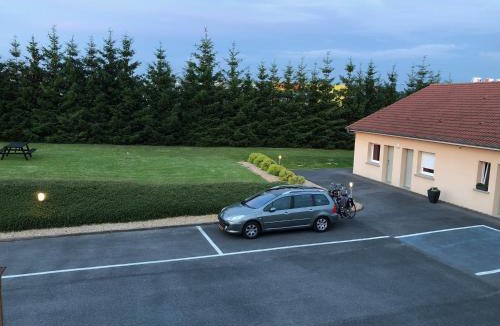 Stenay Hotel | Villa Motel