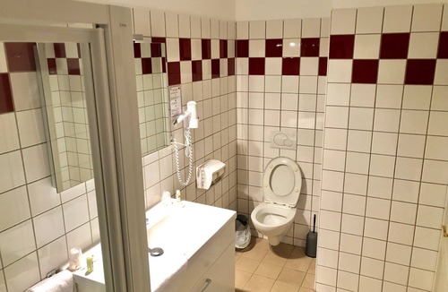 Stenay Hotel | Villa Motel