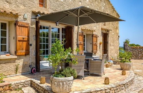 Cournonsec House | Villa 'Moun Mas' with Private Pool, Wi-Fi and Air Conditioning