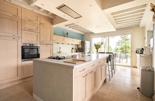 Mours-Saint-Eusebe Villa | Villa-Mountain view-Private Bathroom