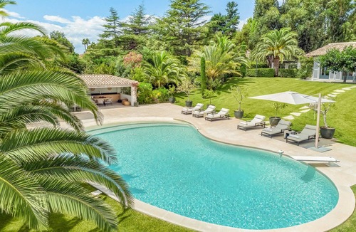 Saint-Tropez Villa | Villa Moutte Summary:
