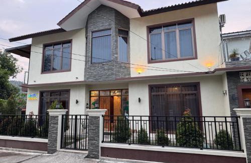 Majalengka House | Villa Munjul Indah - Majalengka