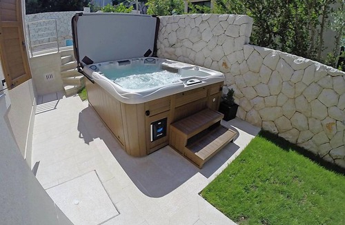 Okrug Donji House | Villa Mustra by Interhome