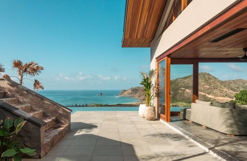 Praya Barat Villa | Villa Nabu - 5 Bedroom at Tampah Hills