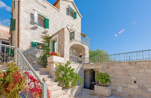 Bol Villa | Villa Nada, (12375), Bol, hr