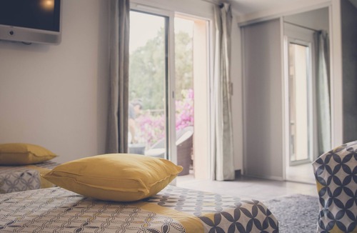 Bormes-Les-Mimosas Bed & Breakfast | Villa Nais